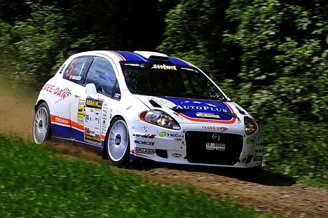 Sidste gang, Hedelands Motorklub arrangerede et løb til danmarksmesterskabet i rally, var i 2006, og dengang rallyet vundet af Ib Kragh og Karsten Isaksen i en Renault Megane. Kan de tage sejren hjem i år i deres nye Fiat Abarth Punto Grande S2000?